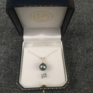 14K Gold Pearl Necklace.